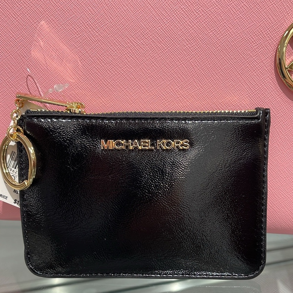 MICHAEL KORS
Jet Set Travel Small Top Zip Coin Pouch With ID Keychain 
Black
NWT